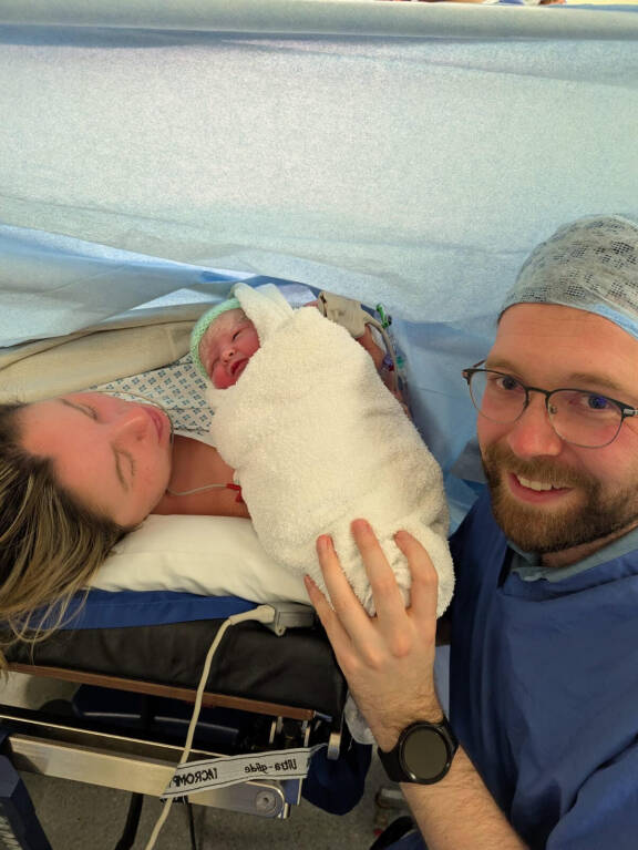 Lauren jakaa äitiyttään ja kokemuksiaan edelleen sosiaalisessa mediassa. Hän toivoo, että hänen tarinansa tekee saman muille kuin aikanaan hänelle eli antaa voimaa jatkaa.