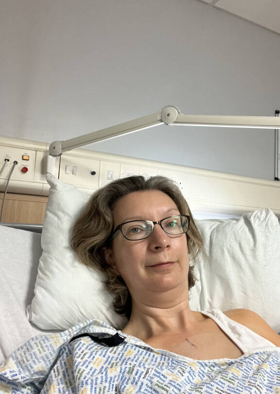 Lääkärin koulutuksesta oli apua, sillä Clare tiesi, mitä odottaa ja millaisia toipumisajat olisivat. Silti kaikkeen ei voinut varautua.