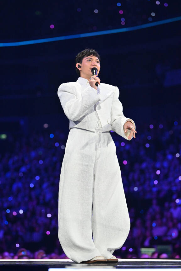 JJ hurmaa Nokia Arenalla Teemu Muurimäen asussa.