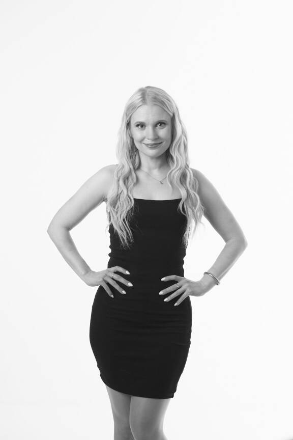 Natalil on nähty myös Juice-musikaalin Sarina.