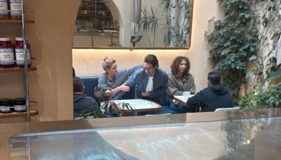 Emma Watson ja Gonzalo Hevia Baillères lentokentällä
