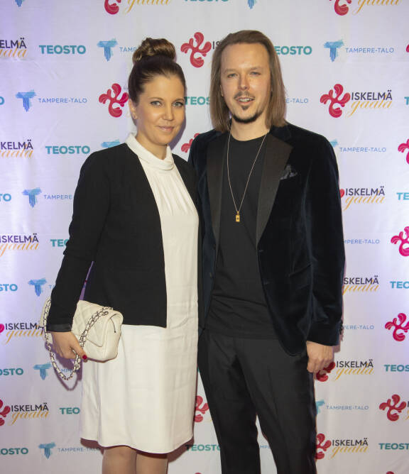 (190215) -- Tampere, February 15, 2019 – Jukka Poika and his wife Teija Stormi poses for the camera during Iskelmä Gaala in Tampere, Finland, 15. February 2019. (Matti Matikainen/Aller Media)