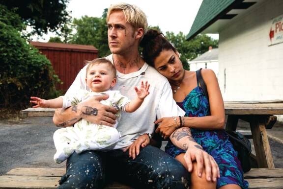 Ryan Gosling ja Eva Mendes elokuvassa The Place Beyond the Pines.