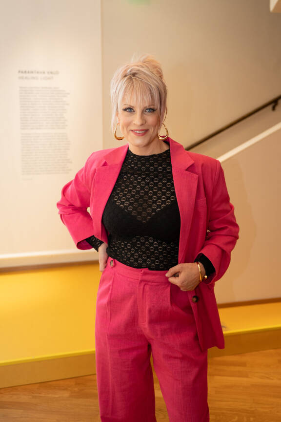 Laura erosi pitkästä liitosta vuonna 2016.
