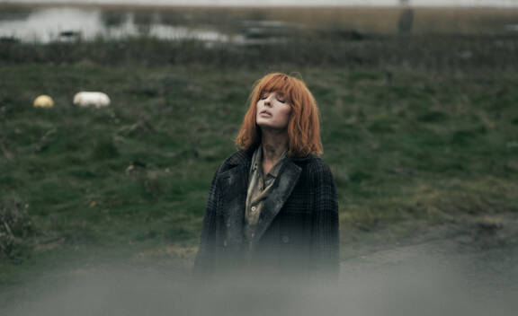 Kelly Reilly sarjassa Under Salt Marsh.