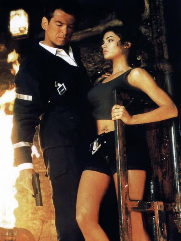 Denise näytteli ysärin lopulla Pierce Brosnanin rinnalla.