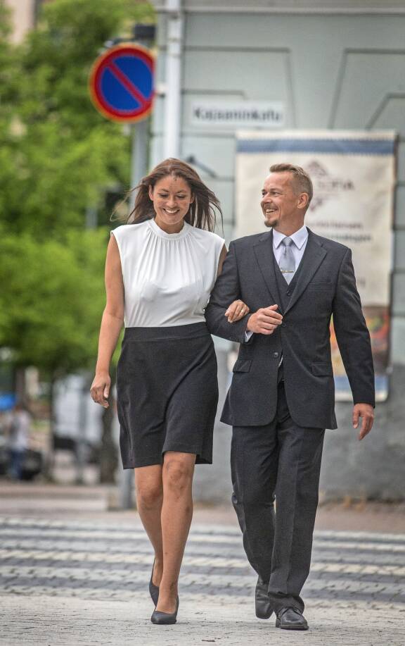Jasmin ja Marko menivät naimisiin Oulun maistraatissa kesällä 2023.
