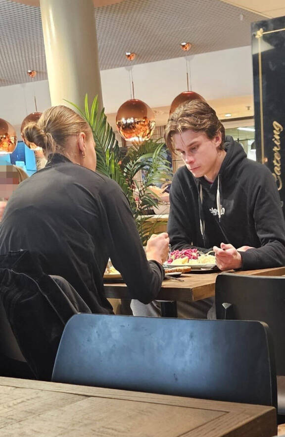Saga Vanninen ja Daniel Kosonen murkinoivat yhdessä 20. maaliskuuta.