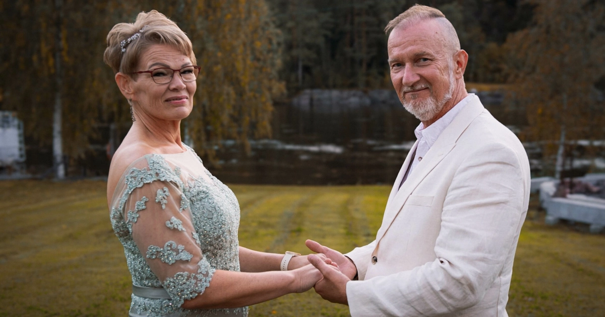 Unelmahäät: Riston yllättävä runo hääjuhlassa saa vieraat sanattomiksi