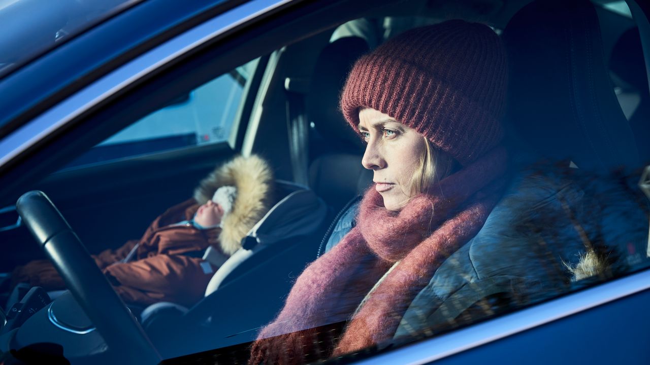 Ivalon 5. kausi alkaa - Iina Kuustonen joutuu tositoimiin