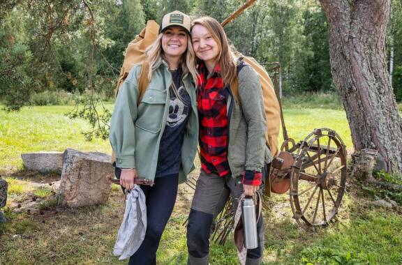 Kätlin Malm ja Anne-Mari Tarkkio rinnakkain.