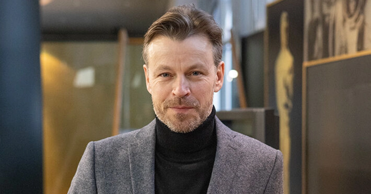 Peter Franzén tunnustaa hamstraavansa: ”On jemmassa hieman muutakin kuin viinipulloja”