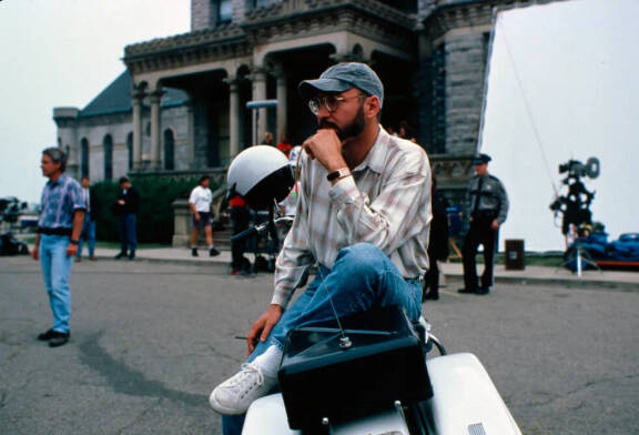 Ohjaaja Frank Darabont elokuvan The Shawshank Redemption kuvauksissa.