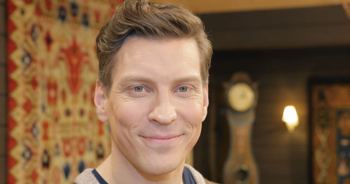 Antti Holma haukkuu Euroviisujen juontajakollegan ja Suomen viisustrategian