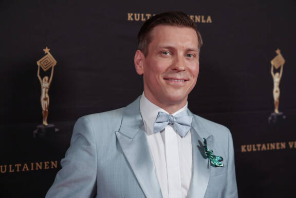 Ranskaa sujuvasti puhuva Antti Holma uskoo olevansa sopiva juontaja Euroviisuihin.