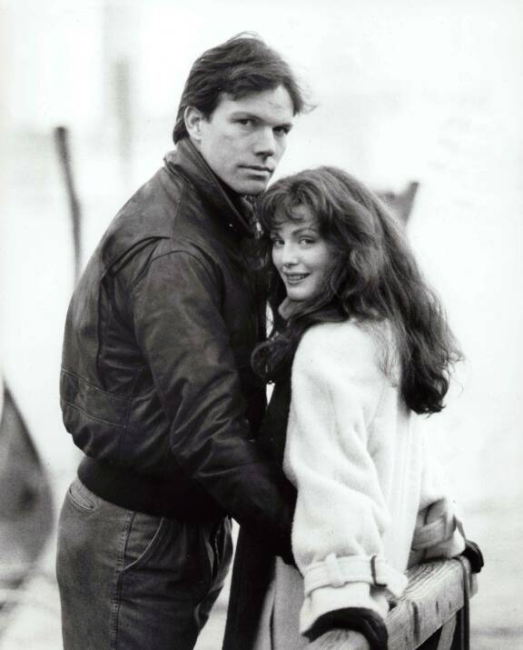 Steve Bassett ja Julianne Moore poseeraavat yhdessä.