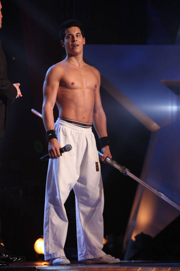 Vuonna 2009 Elmeri pääsi Talent Suomen finaaliin.