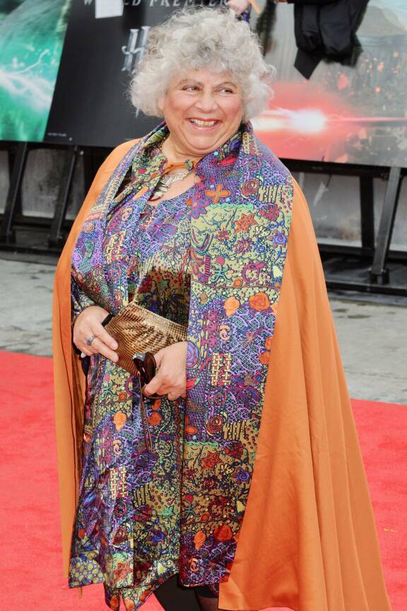Bafta-palkittu Miriam Margolyes on suomalaisyleisöllekin tuttu muun muassa Harry Potter -elokuvista ja tv-sarjasta Hakekaa kätilö!.