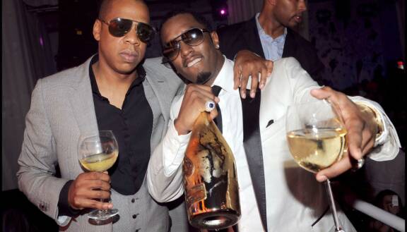 Jay Z ja P Diddy juhlimassa yhdessä.