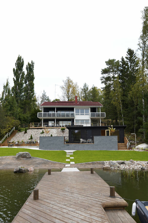 Jakson päätteeksi paljastuu, että Ville on stressannut, onko piharemontin jälkeen appiukko tyytyväinen huvilan kivetyksiin.