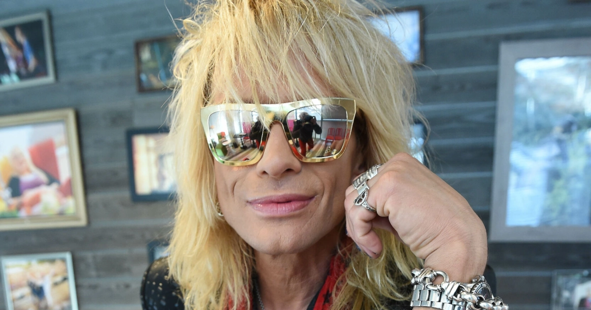 Michael Monroe ja 90-vuotias äiti Marjatta harvinaisessa yhteiskuvassa