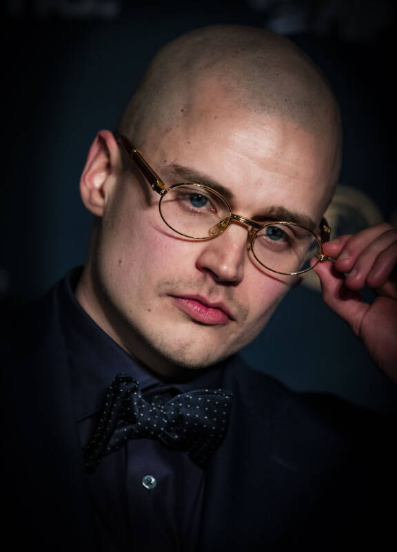 Kun Aleksi Lehikoisen selkä petti, Suomen suosituimpiin kuuluneen räppärin keikkakalenteri tyhjeni lähes vuodeksi. Nyt hän kertoo muuttaneen ajatteluaan: 'En mä ihan zen oo, mutta ehkä jollain uudella polulla.'