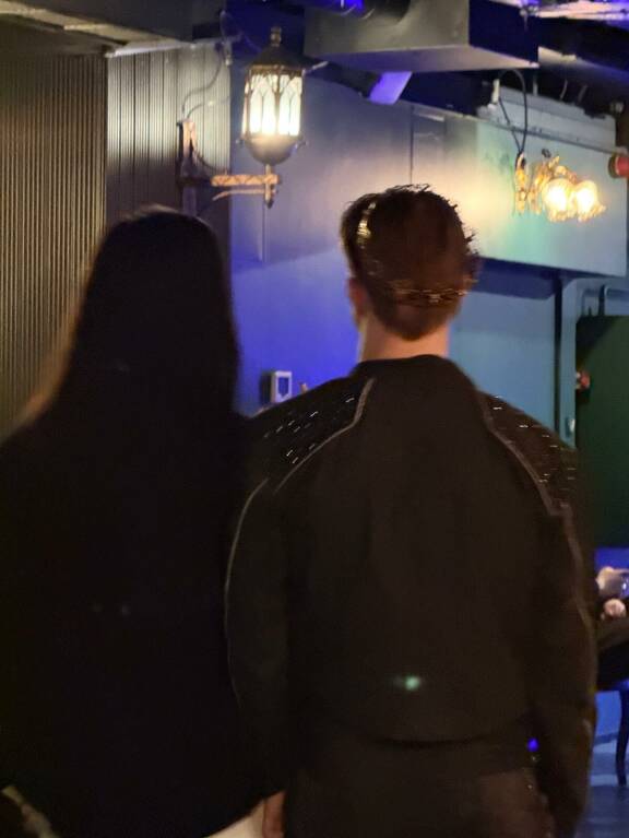 Tarina ei kerro, löysikö kruunupää prinsessan luokseen.