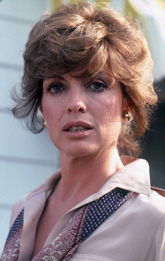 Linda Gray näytteli alkoholiin toistuvasti sortunutta Sue Elleniä.