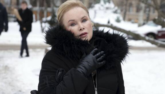 Helena Lindgren on tunnettu kauneudestaan. Siitä huolimatta hänkään ei ole välttynyt ulkopuolisten kritiikiltä.