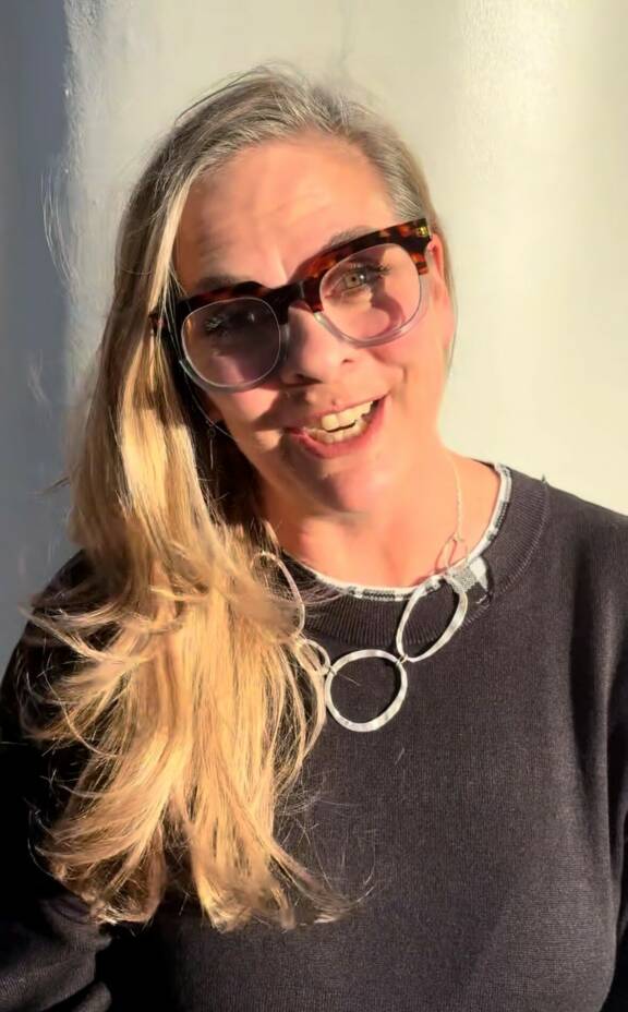 Kotirouva Kristen punasteli Teemusta kysyttäessä.