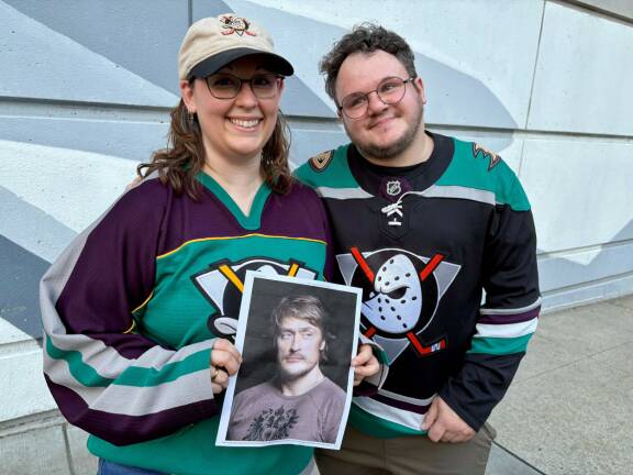 Lisa ja Mike rakastavat Teemu Selännettä.