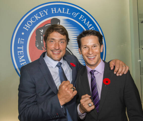 Legendaarinen tutkapari Teemu Selänne & Paul Kariya aateloitiin Hockey Hall of Fameen 2017.