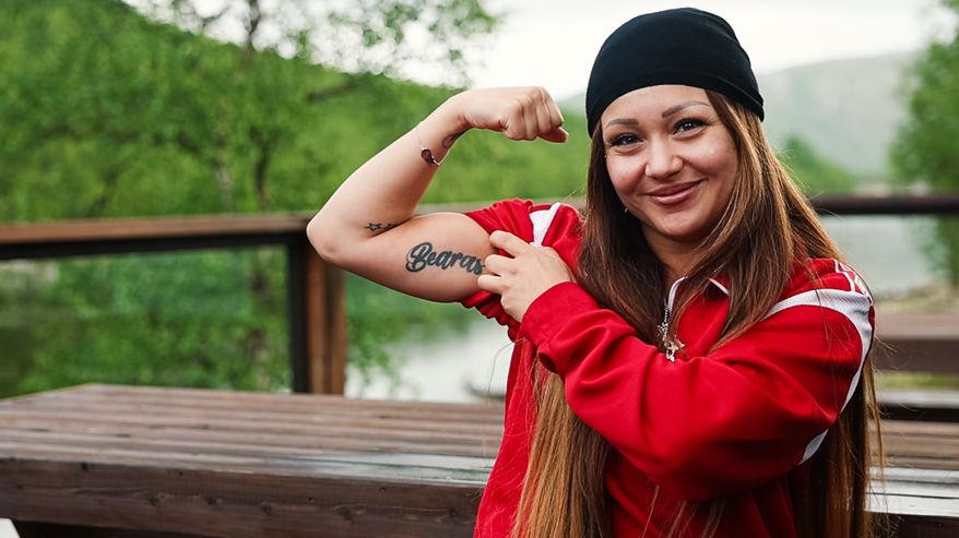 Suomalainen rap-artisti Etta.