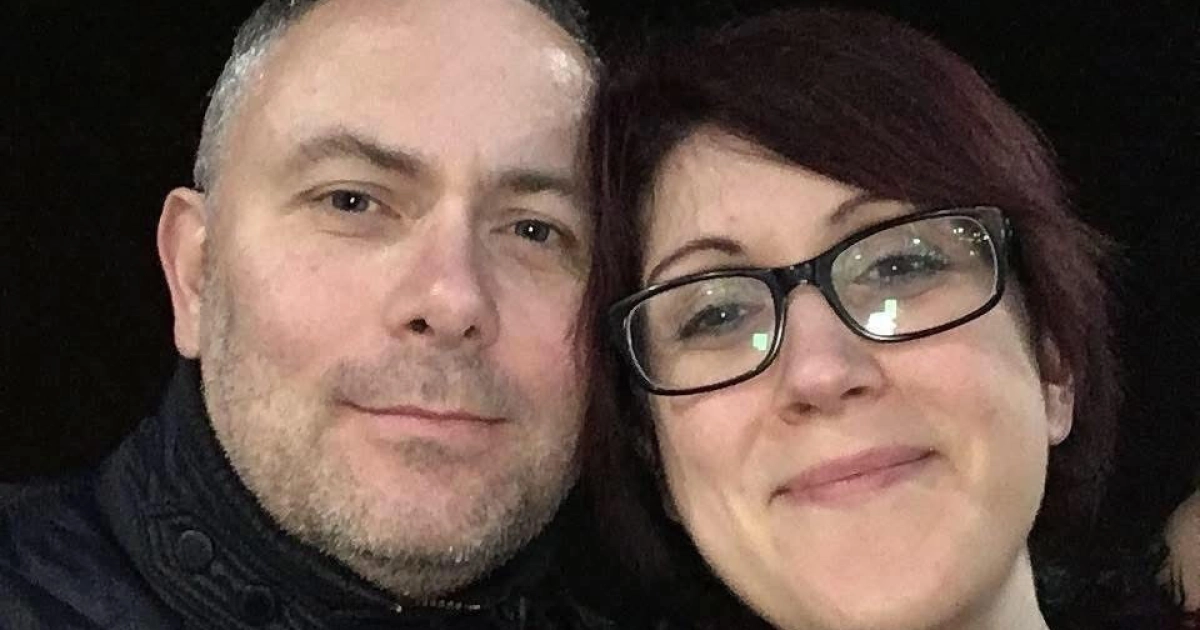 Jemma Houghin aviomies Jon, 47, kuoli yllättäen syöpään.