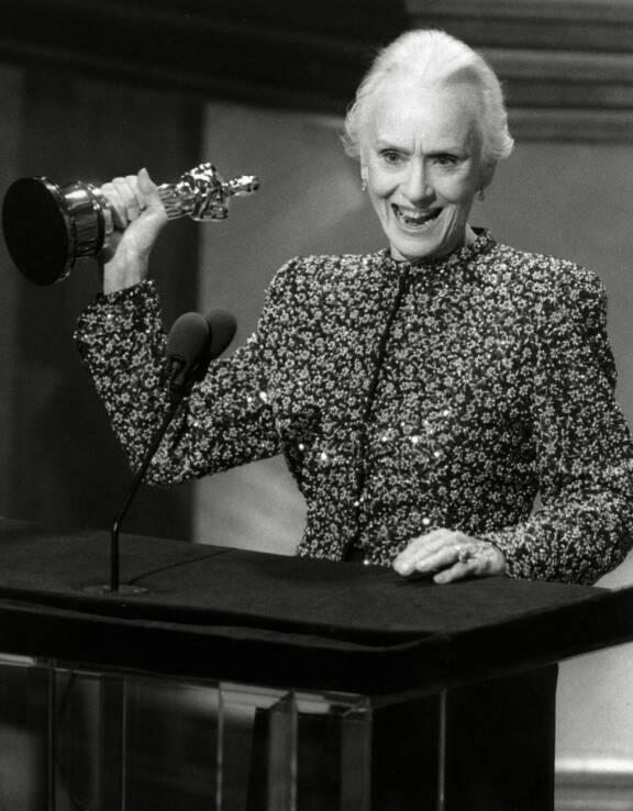 Jessica Tandy on Oscar-historian ainoa yli 80-vuotias palkittu. Hänet palkittiin vuonna 1990 parhaan naispääosan pystillä elokuvasta Palveluksessanne, Miss Daisy.