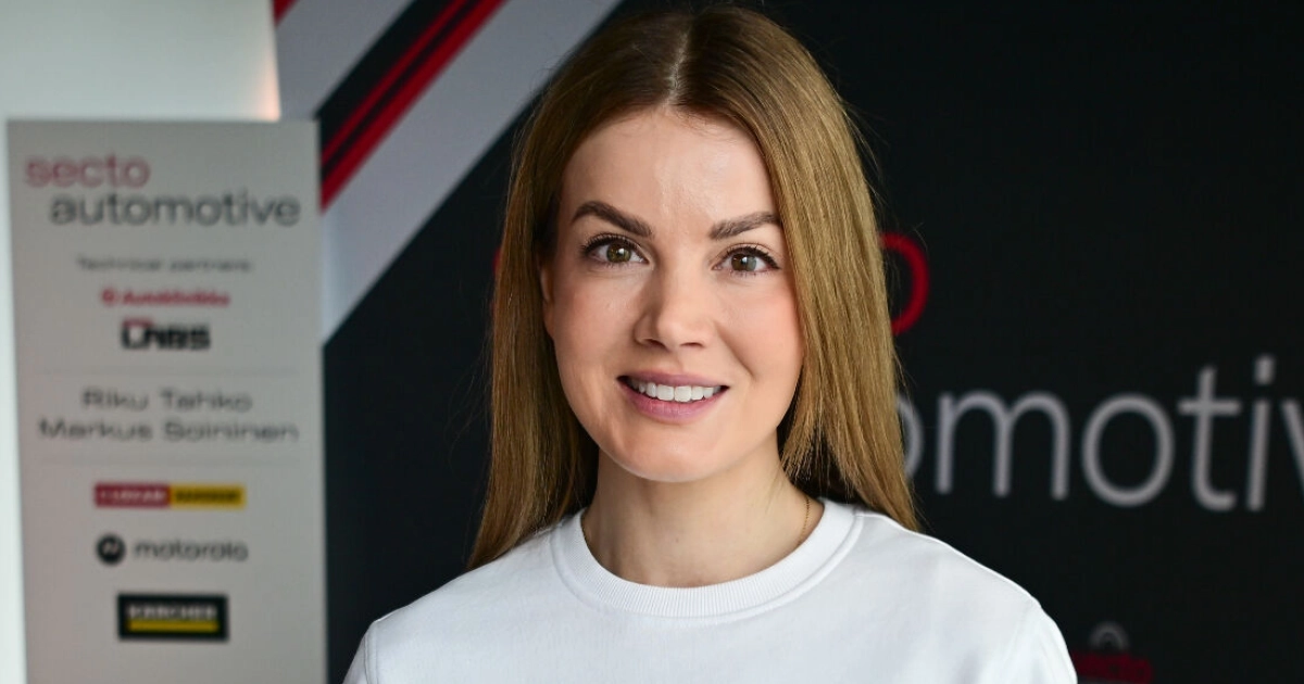 Janni Hussi ja Kia Lehmuskoski: Kunniatehtävä