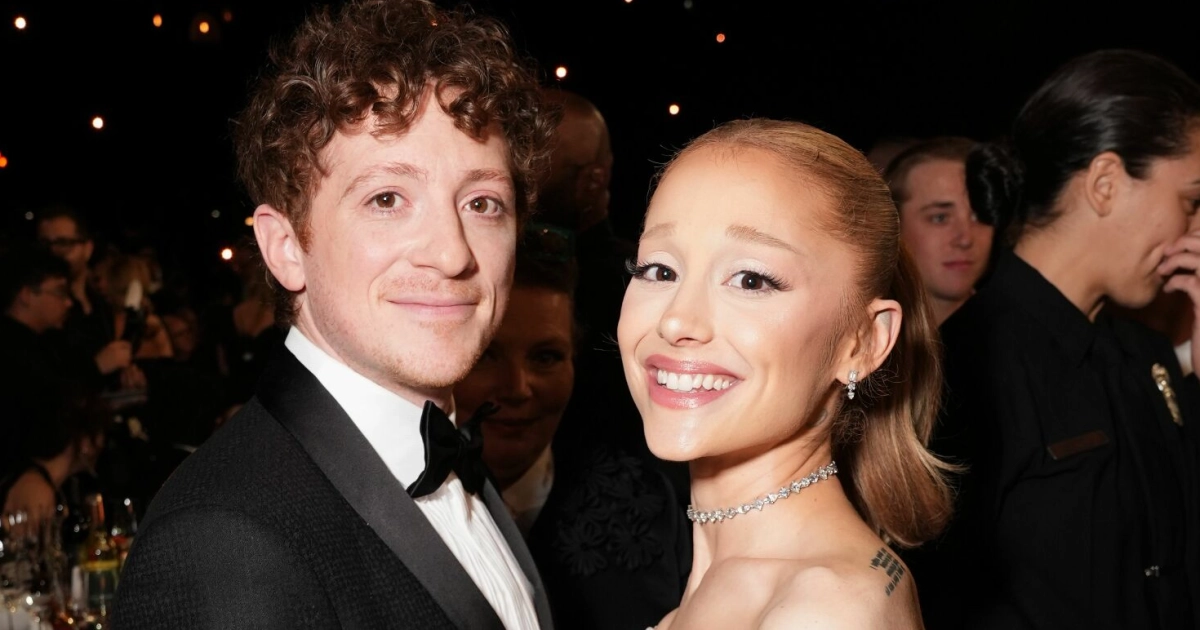 Ariana Grande ja Ethan Slater: Shokkiero