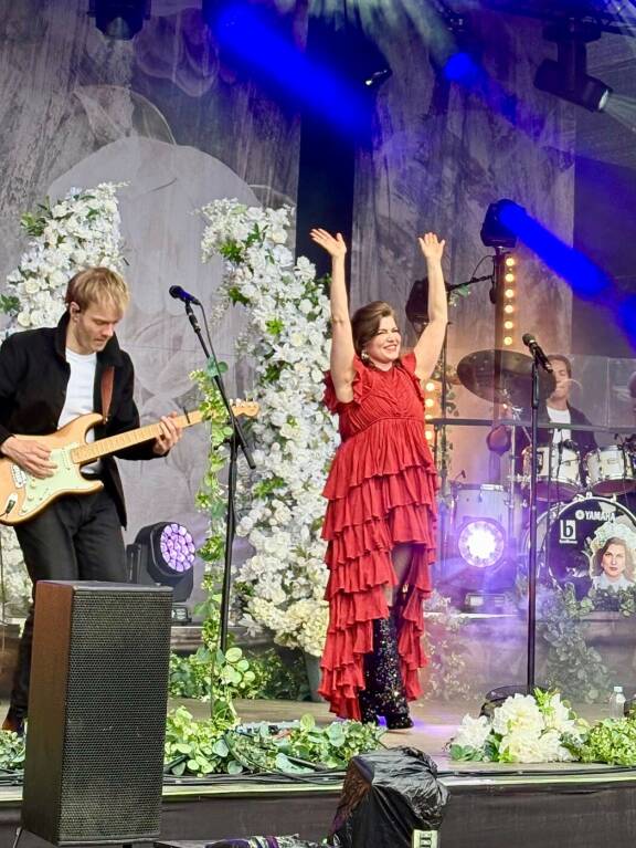 Suvi huvitti lennokkailla jutuillaan Lahdessa.