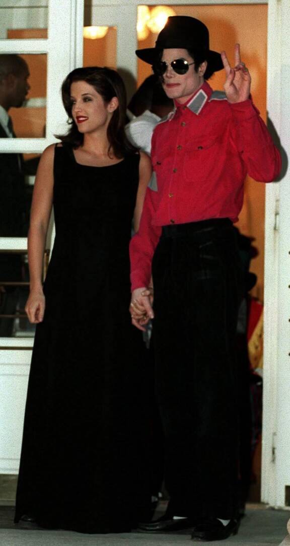 Lisa Marie 'Elviksen tytär' Presley oli Michaelin ensimmäinen vaimo. Yhteisiä lapsia pariskunta ei saanut.