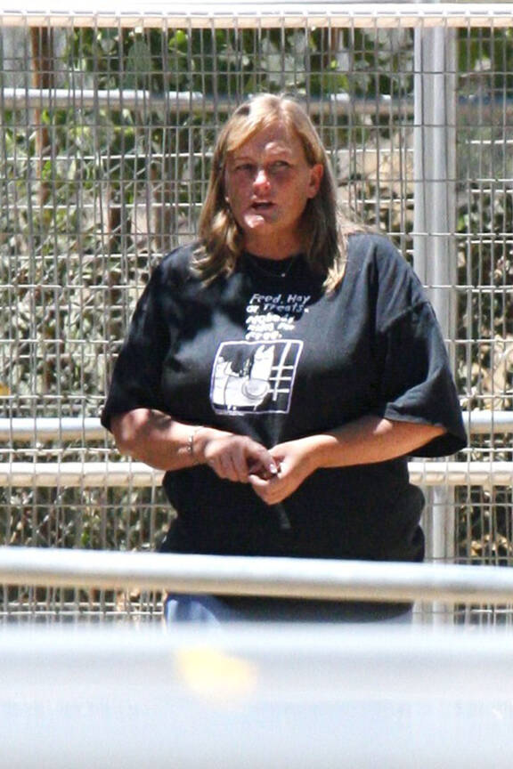 Arkistokuva. Debbie kuvattuna hevostilallaan vuonna 2009.