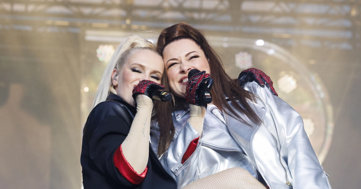 Nylon Beatin näyttävä comeback: Farkkutyyli ja Y2K-muoti kesän festareilla