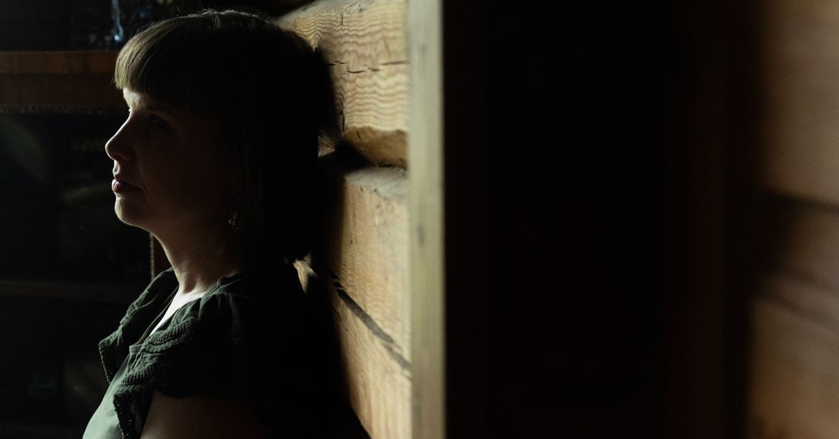 Emmi Kuittinen opettaa itkuvirsiä, karjalainen itku sai osan kurssilaisista kyynelehtimään | Kotimaa