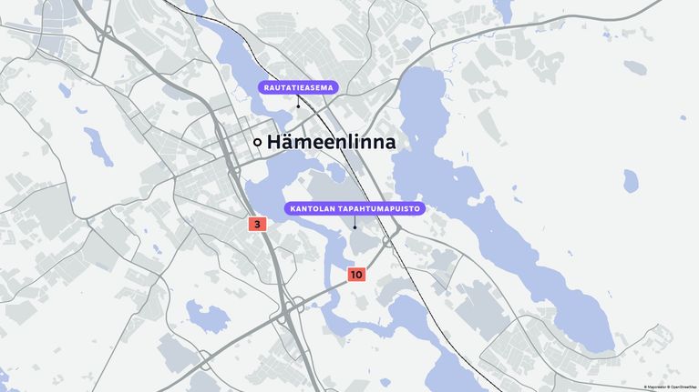 Kartta, joka osoittaa Hämeenlinnan rautatieaseman ja Kantolan tapahtumapuiston sijainnin.