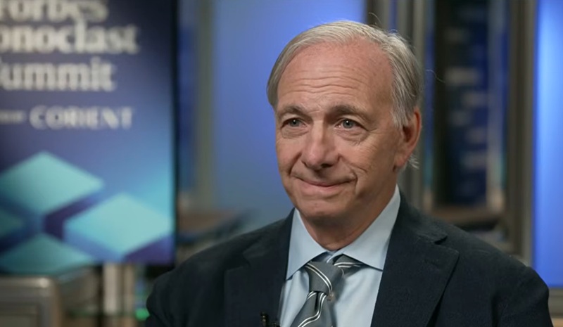 Hormuzinsalmi on ollut kiinni helmikuusta – sijoituslegenda Ray Dalio odottaa ratkaisutaistelua