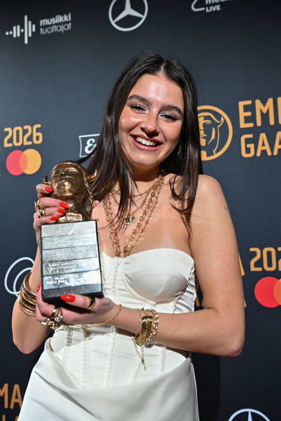 Mirella palkittiin vuoden 2025 Emma-gaalassa huimalla kuudella pystillä. Tänäkin vuonna tuli yksi. Kuva Emma-gaalasta maaliskuulta 2026.