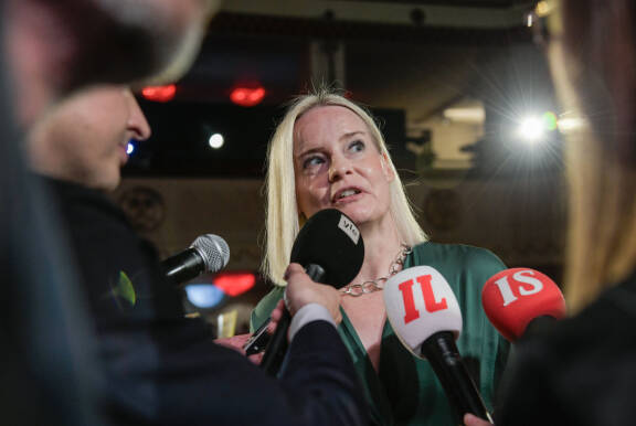Veikko kehuu antaumuksella Riikka Purraa ja sanoo tämän olevan Suomen paras poliitikko.