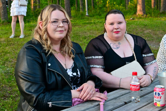 Viivi ja Eija näkivät ensimmäistä kertaa Siltsun.