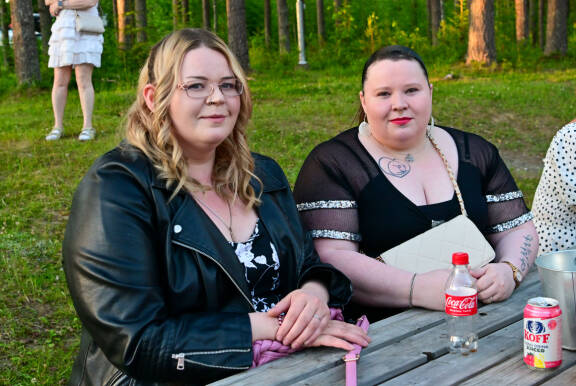 Viivi ja Eija näkivät ensimmäistä kertaa Siltsun.