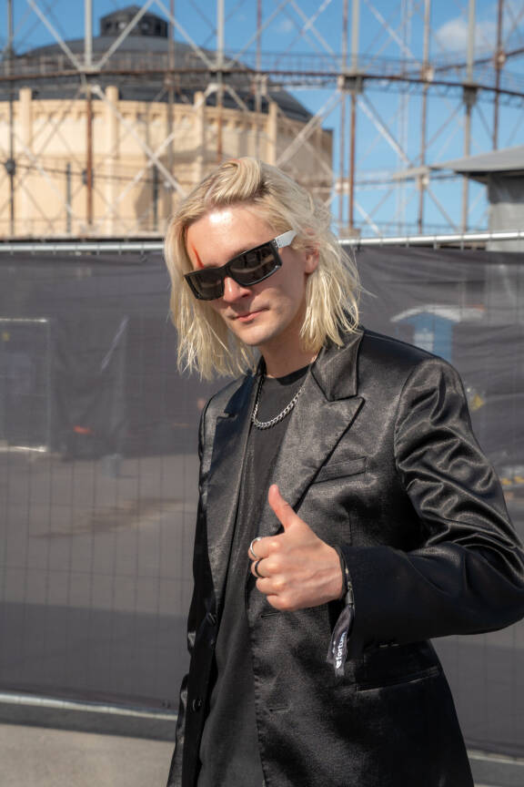 Joel on aiemmin puhunut paljon maailmanvalloituksesta ja jakanut kunnianhimoisia tavoitteitaan. Nykyisen yhtyeen kanssa hän vaikuttaa tekevän hommaa rakkaudesta lajiin. – Ainut numeraalinen tavoite on 100 000 kuukausittaista kuuntelijaa Spotifyssa. Se kävi todella lähellä levyn julkaisun aikaan: silloin oli 97 000. Mutta ei tässä kummempia tavoitteita ole. Olen vain onnellinen siitä, että on bändi.