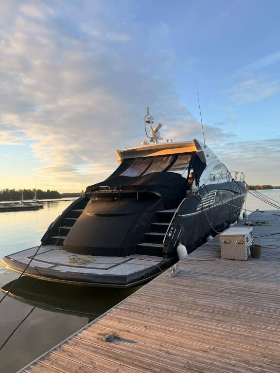 Streamboat järjestetään nimensä mukaisesti veneessä ja tässä se on!